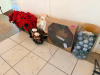 (1) LOT OF CHRISTMAS DECOR