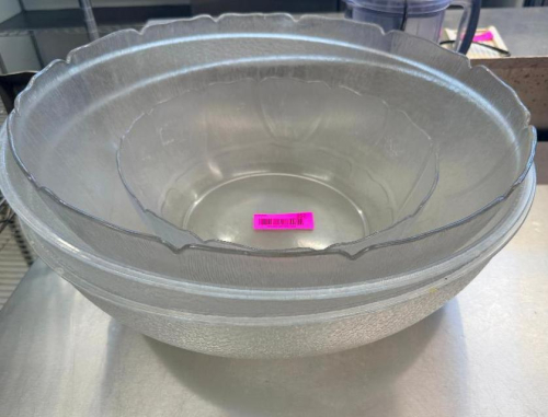(1) LOT OF ASSORTED PLASTIC BOWLS