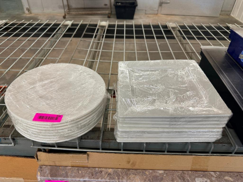 (1) LOT OF ROUND AND SQUARE PLATES