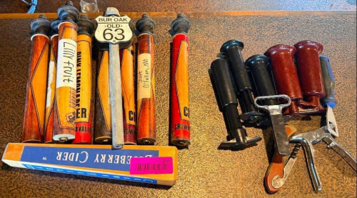 (1) LOT OF ASSORTED BEER HANDLES AND VARIOUS BAR TOOLS