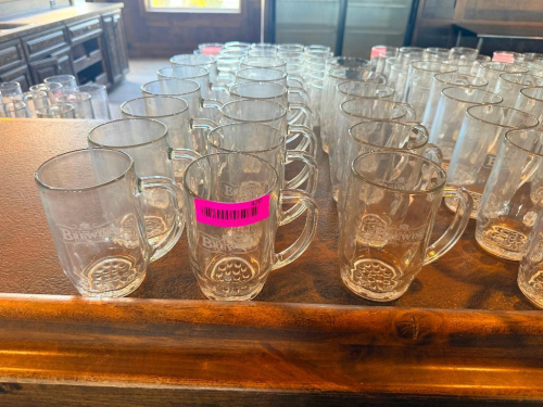 (18) "CROWN VALLEY WINERY" LOGO GLASS BEER MUGS