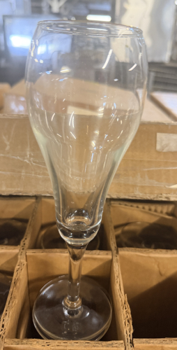 (36) FLUTE GLASSES