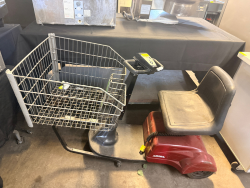 AMIGO ELECTRIC GROCERY STORE SCOOTER / SHOPPING CART.