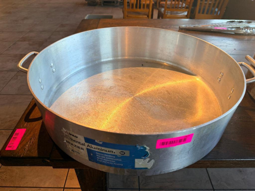 22" ALUMINUM STOCK / ROASTING POT.