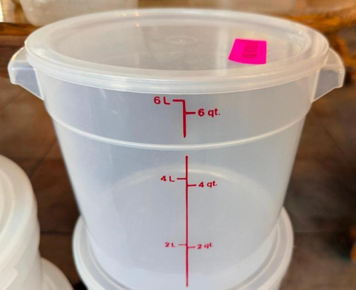 (4) 6 LITER PLASTIC CONTAINERS W/ LIDS.