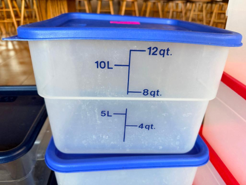 (3) 12 QT PLASTIC CONTAINERS W/ LIDS.