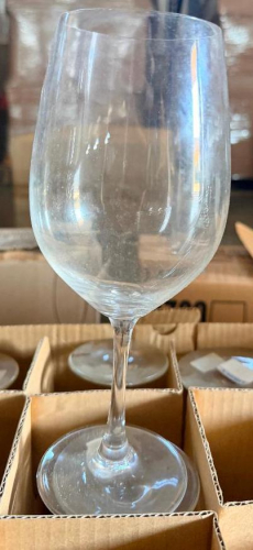 (8) LARGE WINE GLASSES - NO LOGO.