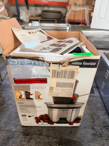 HOUSE HOLD ELECTRIC FONDU SET - APPEARS NEW IN BOX.