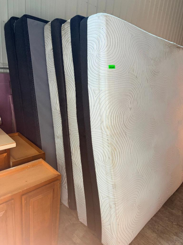 (3) KING SIZE MATTRESSES AND BOX SPRINGS. ( PRE-OWNED )