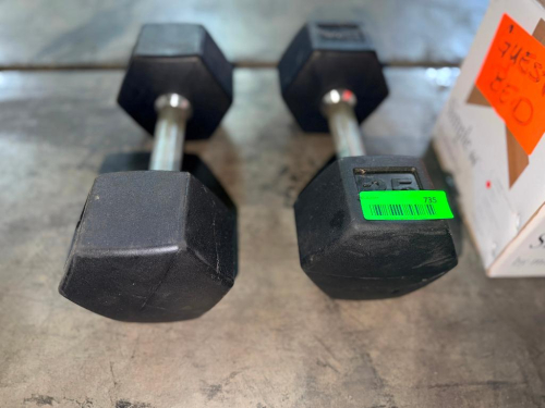 (2) 25 LB. HEX-STYLE DUMBBELLS WITH BLACK RUBBER-COATED WEIGHT HEADS AND CHROME METAL HANDLES.