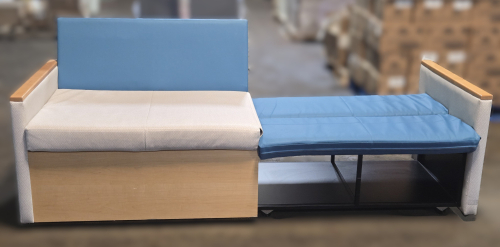 (1) EXPANDABLE COUCH