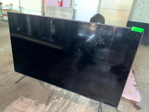 SAMSUNG 70" CLASS LED 4K UHD SMART TV WITH FLAT-PANEL DISPLAY, SLIM BLACK BEZEL, AND DUAL-LEG TABLETOP STAND