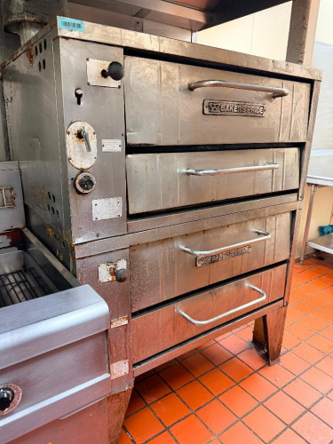 BAKERS PRIDE DOUBLE-STACK COMMERCIAL DECK OVEN