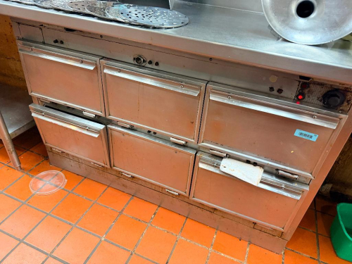 PASS THRU SIX-DRAWER STAINLESS STEEL HEATED HOLDING CABINET / WARMER WITH INDIVIDUAL PULL-OUT DRAWERS, STAINLESS STEEL TOP AND FRONT-MOUNTED TEMPERATURE CONTROL