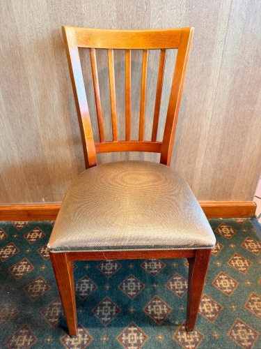 (16) BAR BACK WOODEN CHAIRS W/ VINYL UPHOLSTERED SEATS.
