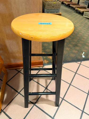 30" WOODEN BACKLESS BAR STOOL