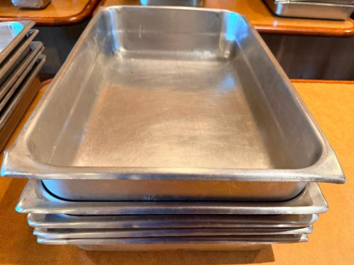 (4) FULL SIZE STAINLESS INSERTS.(HEAVY GAUGE STAINLESS)