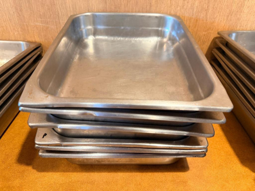 (6) HALF SIZE STAINLESS INSERTS.(HEAVY GAUGE STAINLESS)