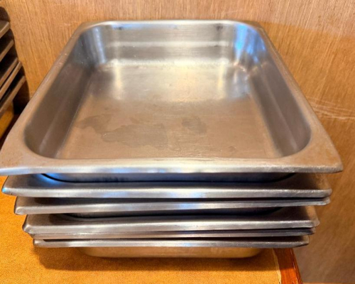 (6) HALF SIZE STAINLESS INSERTS.(HEAVY GAUGE STAINLESS)