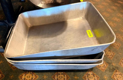 (3) LARGE ALUMINUM ROASTING PAN.