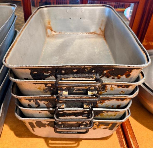 (5) FULL SIZE ROASTING PANS.