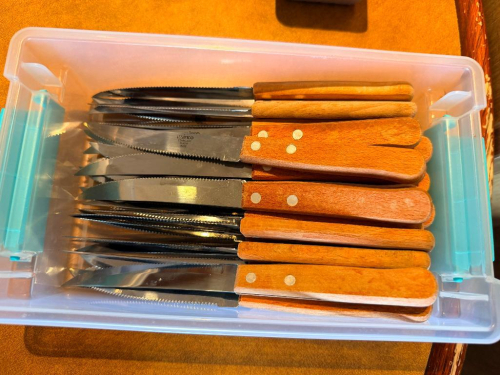 (36) STEAK KNIVES.
