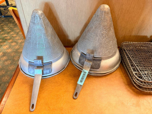 (2) ALUMINUM CHINA CAPS.