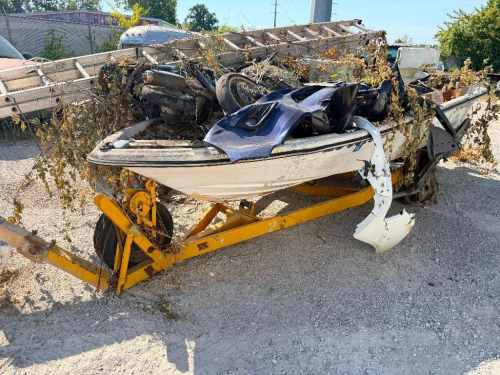 (1) SUNDANCE KID 1700 FISHING BOAT WITH TRAILER
