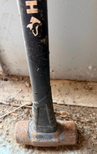 (1) SLEDGE HAMMER WITH FIBERGLASS HANDLE