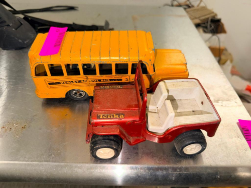 (2) VINTAGE TOY VEHICLES