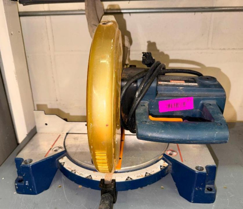 (1) CORDED COMPOUND MITER SAW