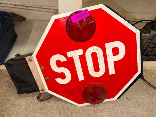 (1) OCTAGONAL STOP SIGN WITH RED WARNING LIGHTS