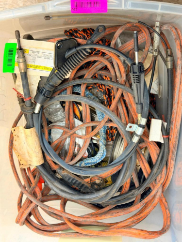 (1) ASSORTED LOT OF HOSES, SPRAY GUNS, CABLES & ACCESSORIES
