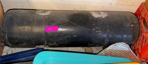 (1) LARGE BLACK CYLINDRICAL METAL TANK
