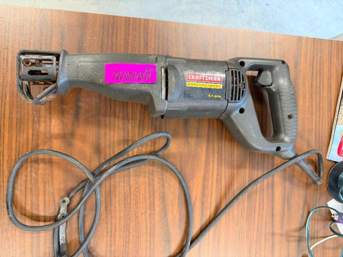 (1) CRAFTSMAN PROFESSIONAL 8.5 AMP CORDED RECIPROCATING SAW