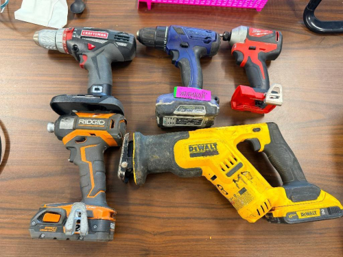 (1) ASSORTED LOT OF CORDLESS POWER TOOLS