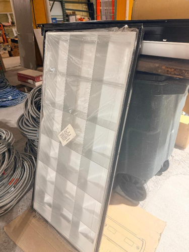 (2) 48" FLUROESCENT LIGHT FIXTURES.