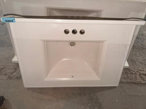 (1) WHITE CULTURED MARBLE VANITY TOP WITH INTEGRATED SINK