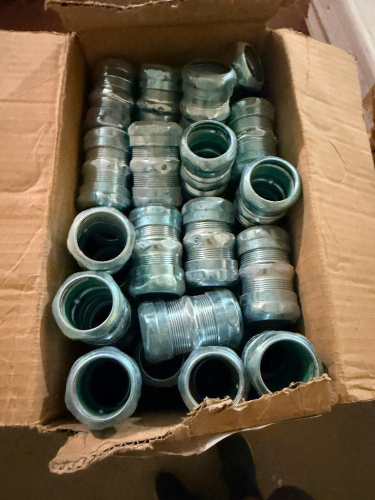 (1) ASSORTED LOT OF GALVANIZED METAL PIPE FITTINGS