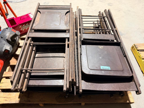 (8) VINTAGE METAL FOLDING CHAIRS