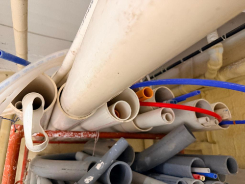 (1) ASSORTED LOT OF PVC, CPVC & PEX PIPE