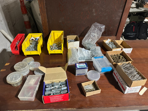 (1) ASSORTED LOT OF FASTENERS, SCREWS, BOLTS, ANCHORS & HARDWARE