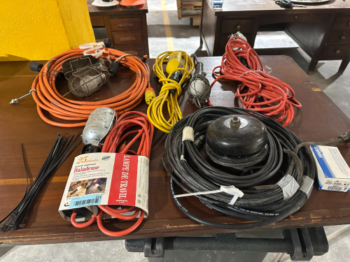 (1) ASSORTED LOT OF EXTENSION CORDS, WORK LIGHTS, ELECTRICAL CABLE & ACCESSORIES