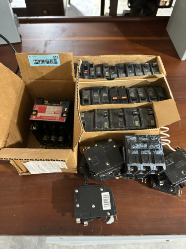 (1) ASSORTED LOT OF CIRCUIT BREAKERS