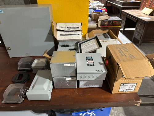 (1) ASSORTED LOT OF ELECTRICAL DISCONNECTS, ENCLOSURES & COMPONENTS