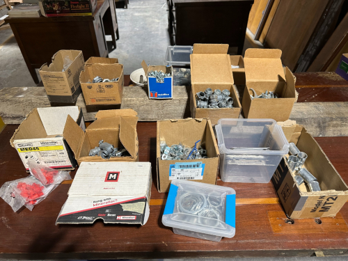 (1) ASSORTED LOT OF ELECTRICAL CONDUIT FITTINGS, CONNECTORS & CLAMPS