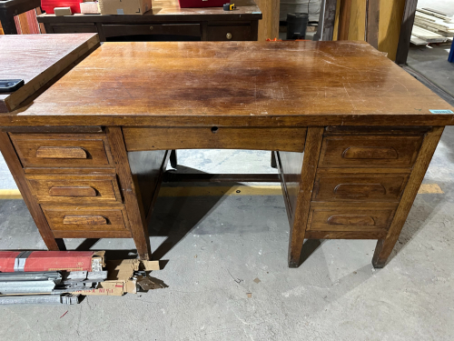 (1) VINTAGE WOOD DOUBLE-PEDESTAL DESK WITH DRAWERS