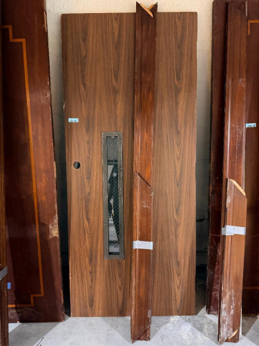 (1) WOOD DOOR WITH NARROW WIRED GLASS WINDOW & ASSORTED WOOD TRIM