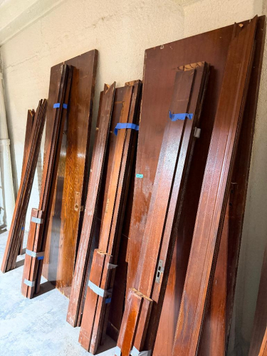 (2) WOOD DOOR & ASSORTED WOOD TRIM