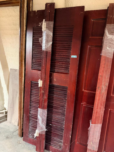 (1) WOOD DOOR & ASSORTED WOOD TRIM